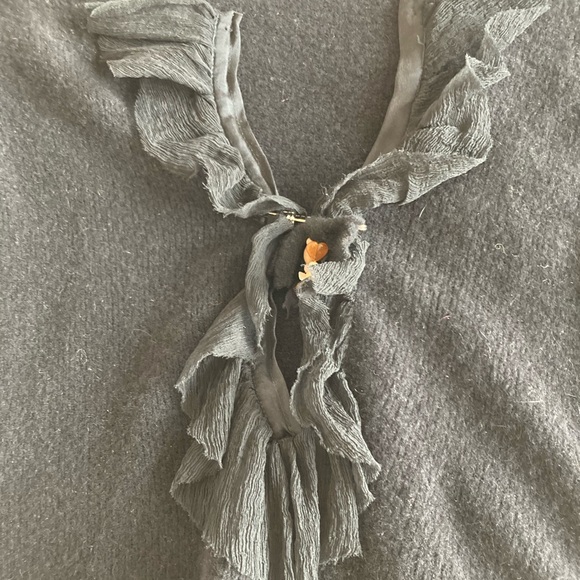 NWOT—Chic Italian Twinset cashmere/wool/silk blend ruffle sweater - Picture 12 of 12